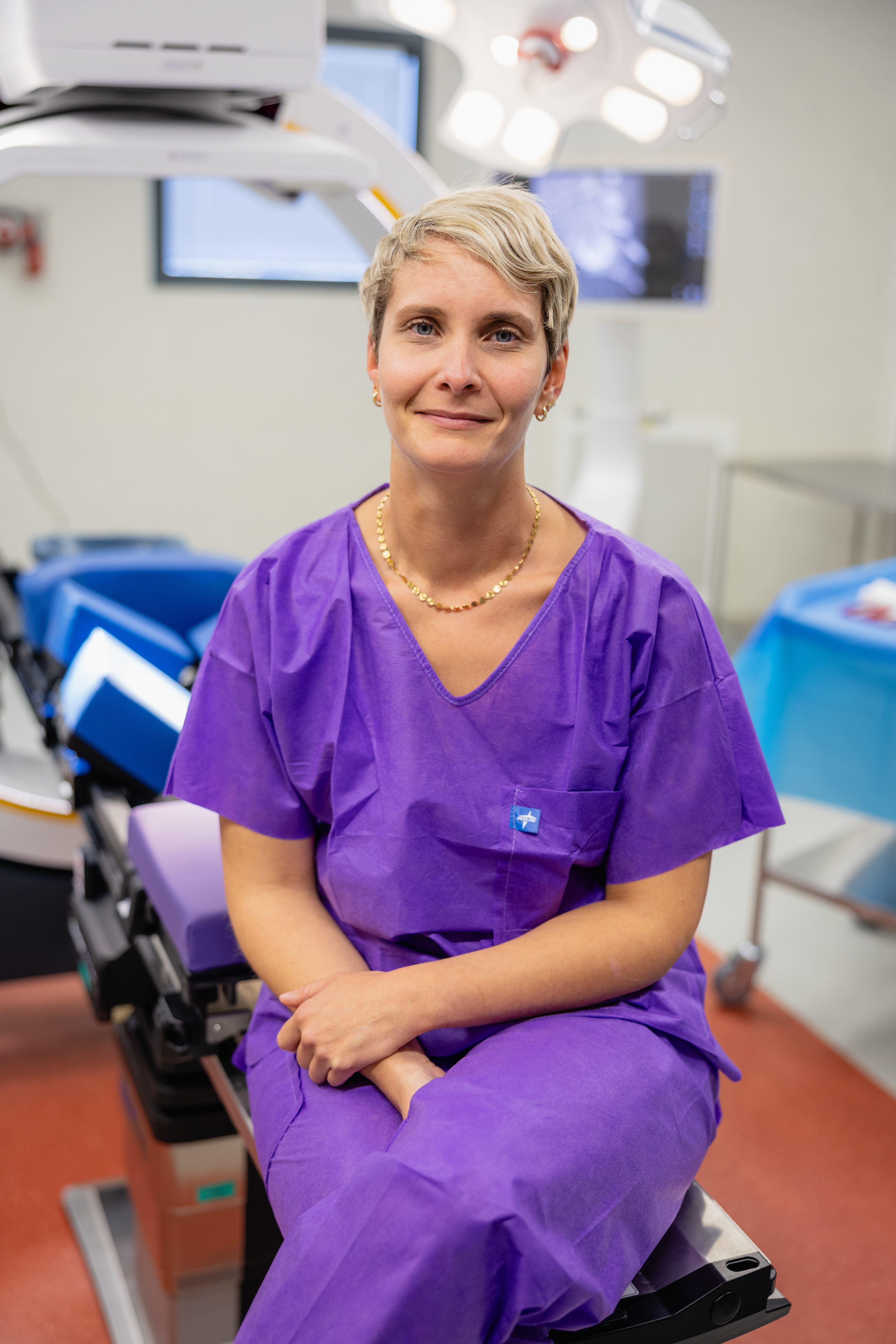 Dr Cécile Swennen, chirurgien du rachis — expertise dédiée à la colonne vertébrale ICV NOA Poitiers