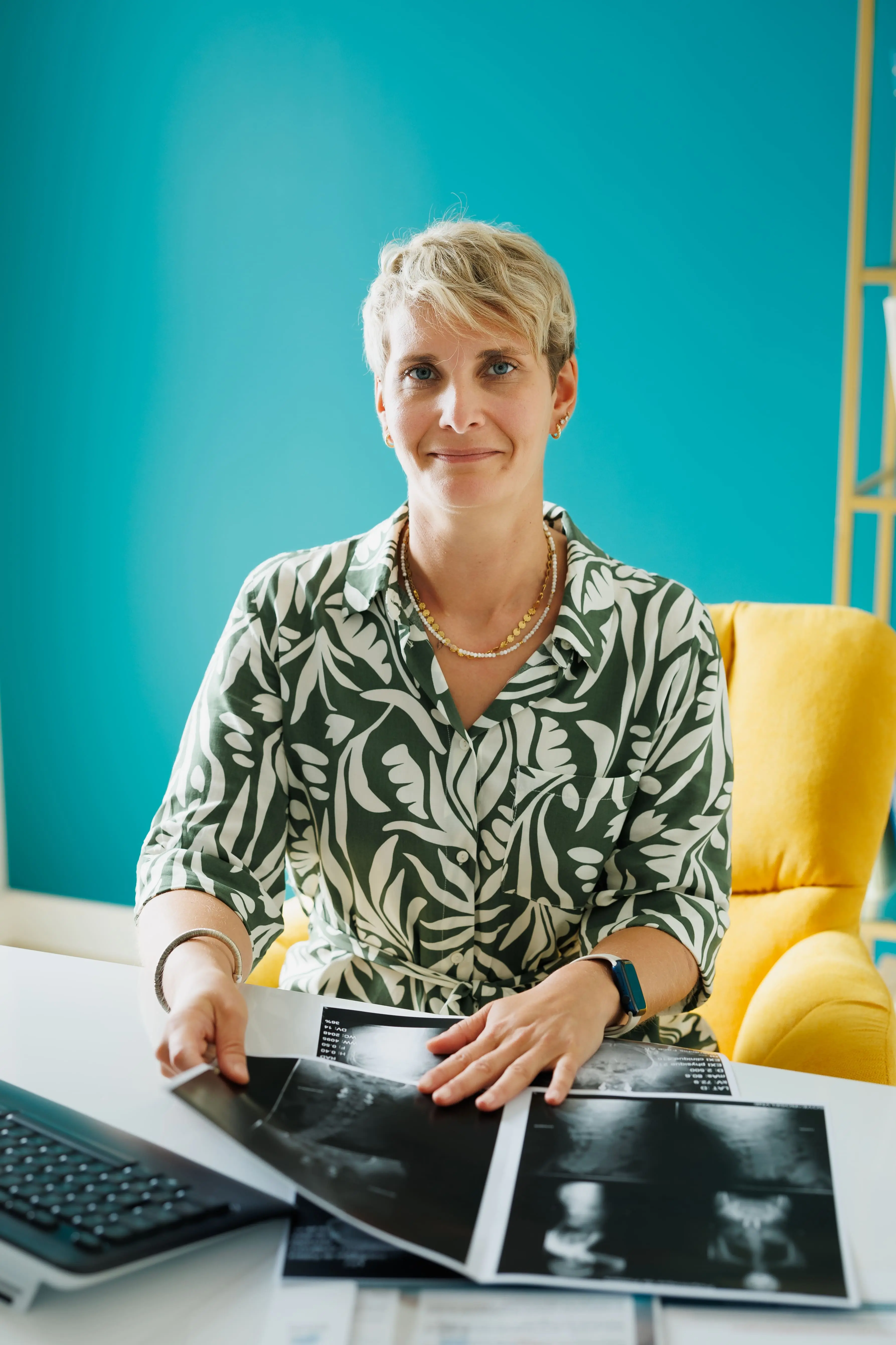 Dr Cécile Swennen — consultation chirurgie du rachis