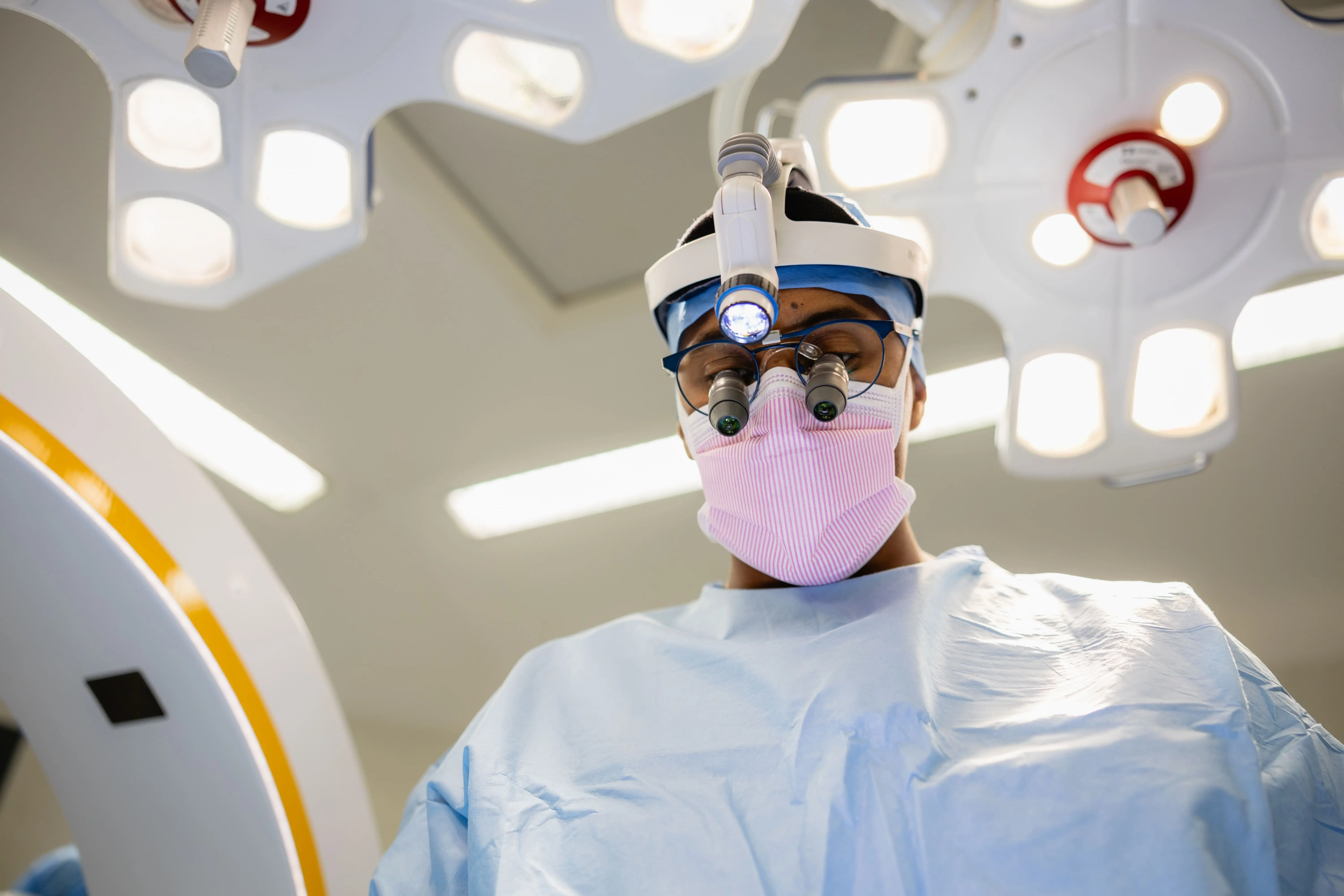 Dr Abdollah Moufid, chirurgien du rachis à Poitiers