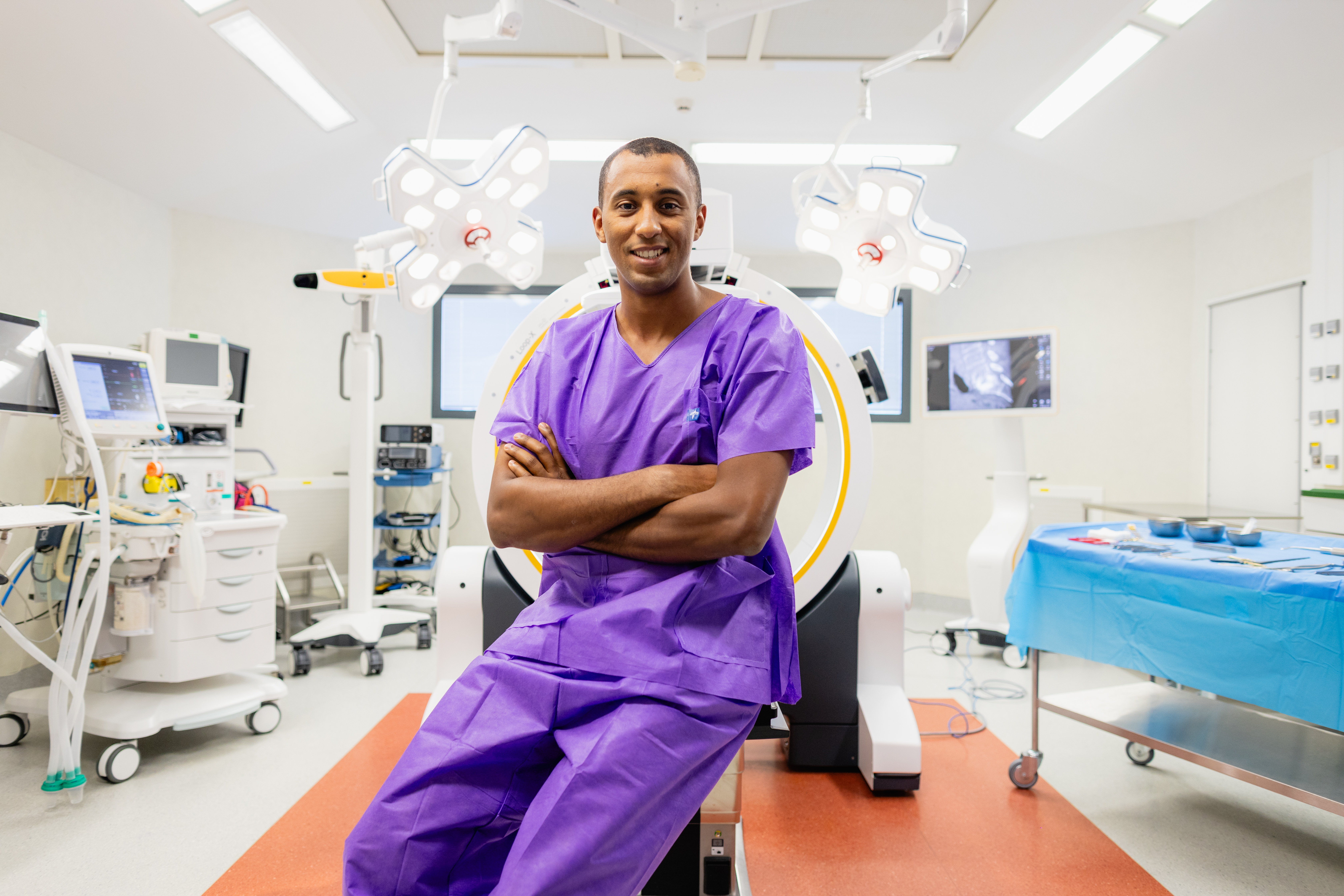 Dr Abdollah Yassine Moufid au bloc opératoire ICV NOA à Poitiers